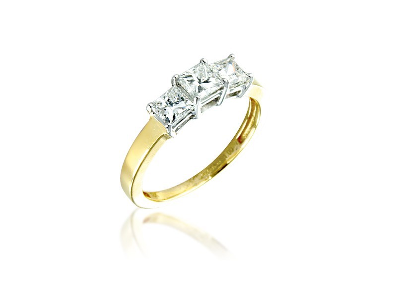 3 stone 18ct Yellow & White Gold ring with 1.00ct Diamonds in white gold mount.