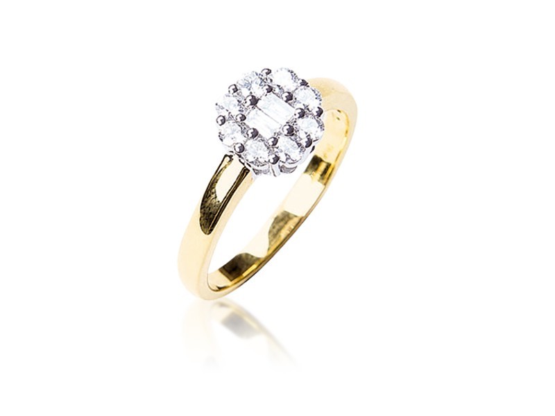 18ct Yellow & White Gold ring with 0.50ct Diamonds in white gold mount.