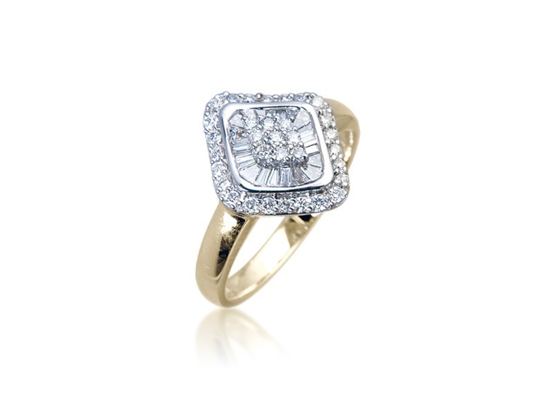 18ct Yellow & White Gold ring with 0.50ct Diamonds in white gold mount.