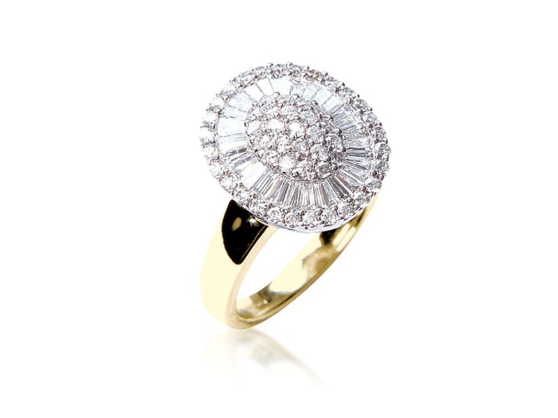 18ct Yellow & White Gold ring with 1.00ct Diamonds in white gold mount.