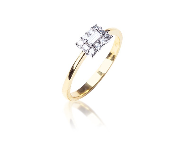 18ct Yellow & White Gold ring with 0.30ct Diamonds in white gold mount.