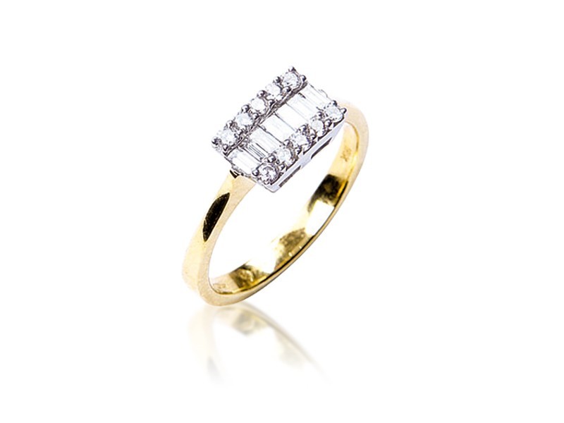 18ct Yellow & White Gold ring with 0.35ct Diamonds in white gold mount.