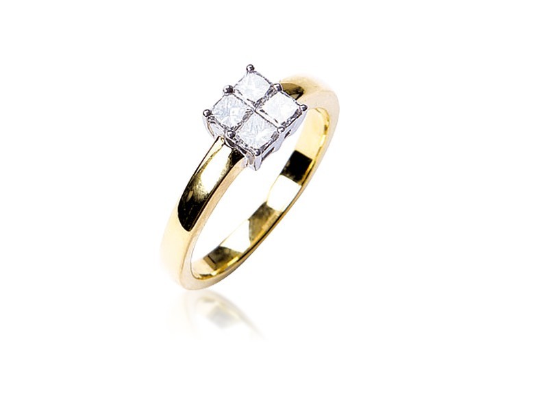 18ct Yellow & White Gold ring with 0.50ct Diamonds in white gold mount.