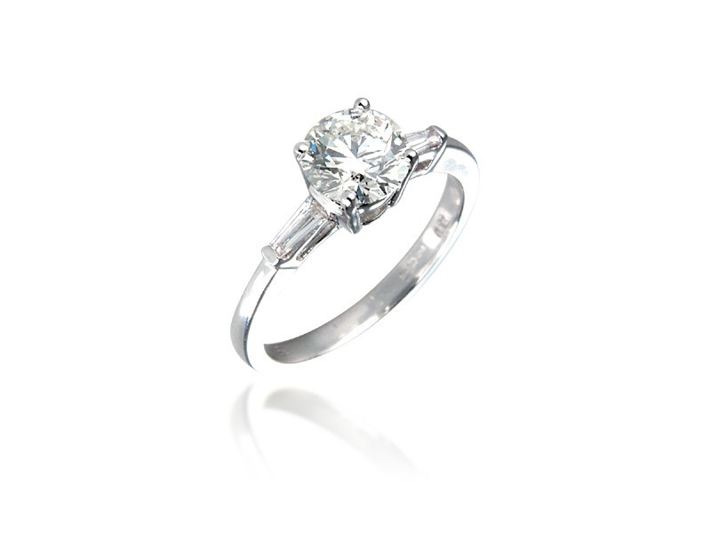 18ct White Gold 1.25ct Diamond Solitaire Engagement Ring