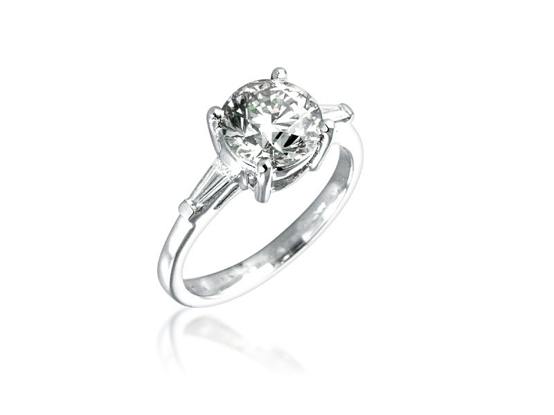 18ct White Gold 2.20ct Diamond Solitaire Engagement Ring