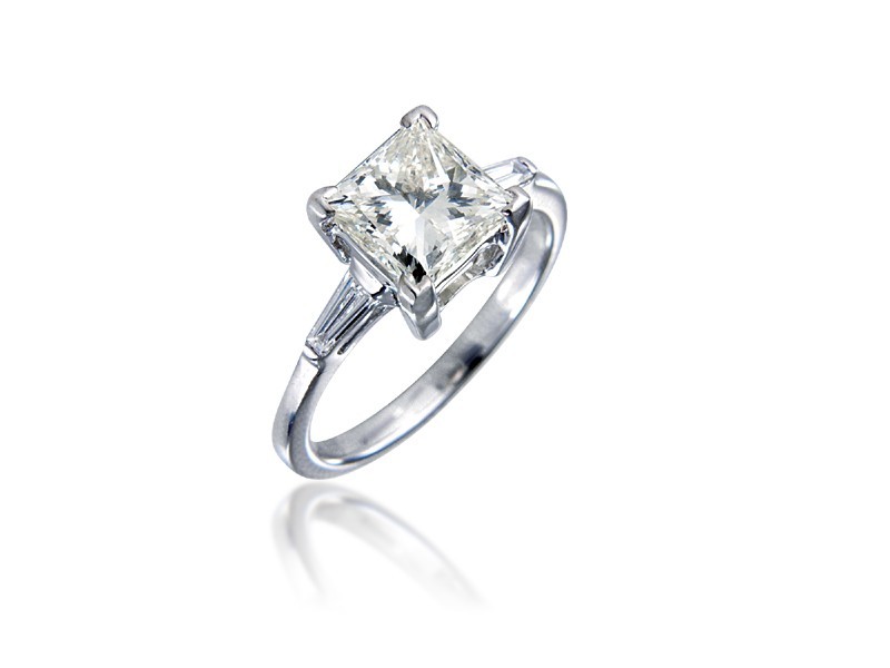 18ct White Gold 2.20ct Diamond Solitaire Engagement Ring