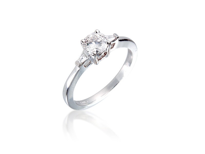 18ct White Gold 0.60ct Diamond Solitaire Engagement Ring