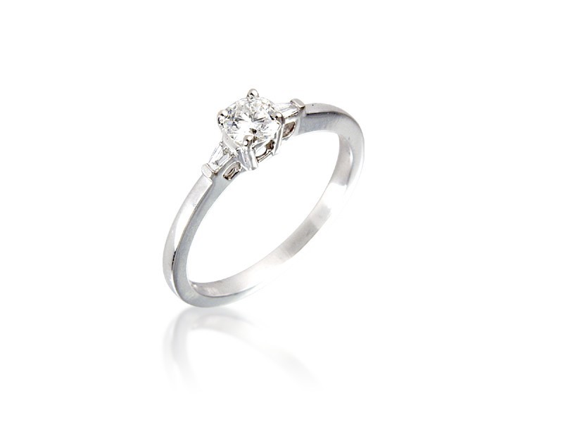 18ct White Gold 0.35ct Diamond Solitaire Engagement Ring