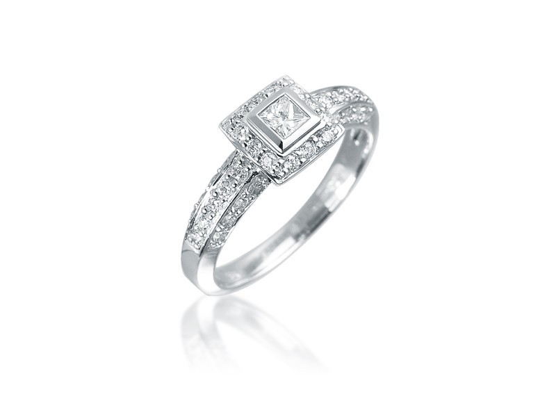 18ct White Gold 0.50ct Diamond Solitaire Engagement Ring