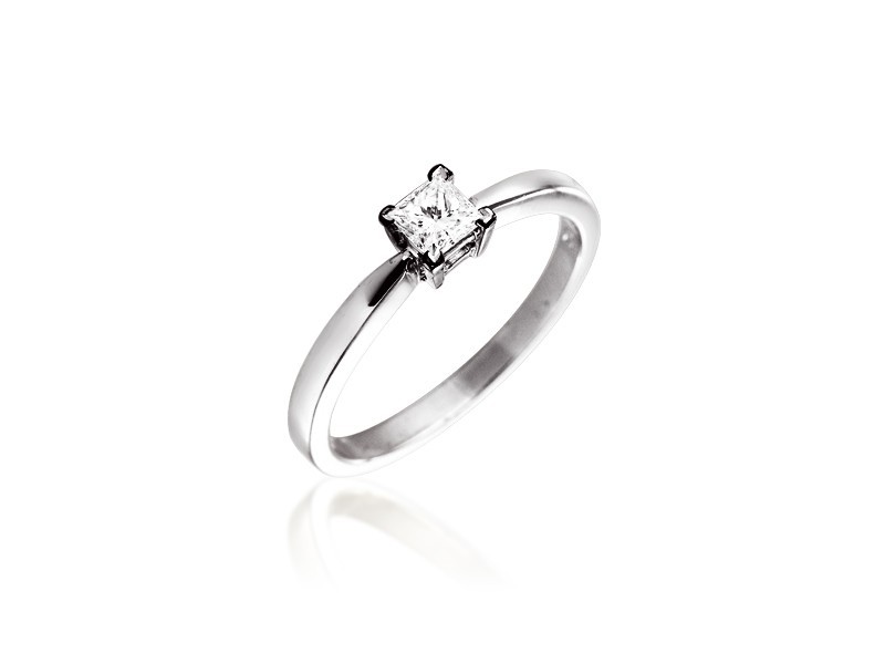 18ct White Gold 0.33ct Diamond Solitaire Engagement Ring