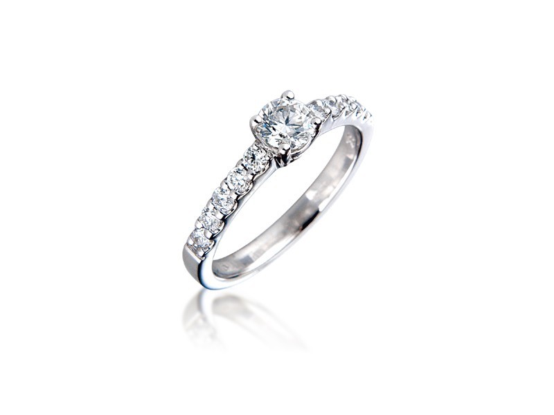 18ct White Gold 0.70ct Diamond Solitaire Engagement Ring