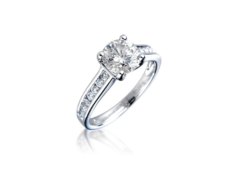 18ct White Gold 1.40ct Diamond Solitaire Engagement Ring