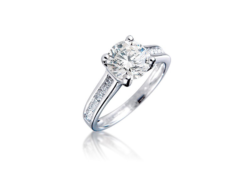 18ct White Gold 1.75ct Diamond Solitaire Engagement Ring