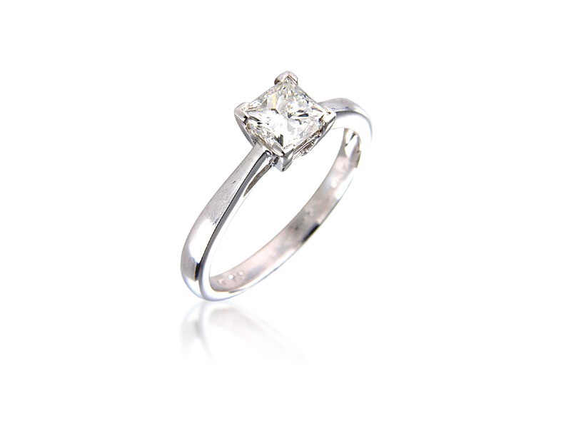 18ct White Gold 0.75ct Diamond Solitaire Engagement Ring