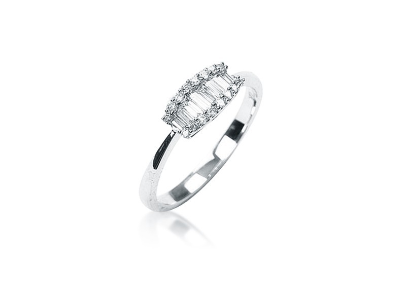 18ct White Gold ring with 0.30ct Diamonds