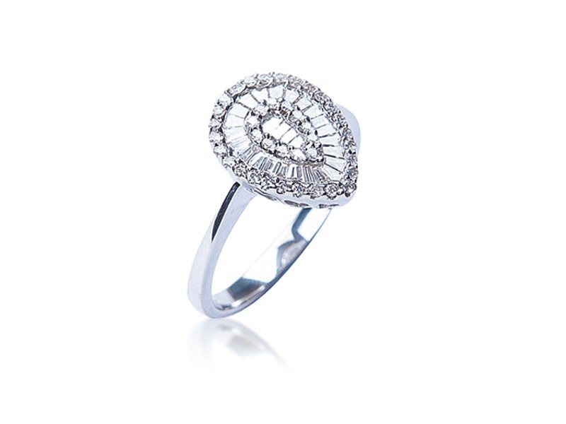 18ct White Gold ring with 0.50ct Diamonds