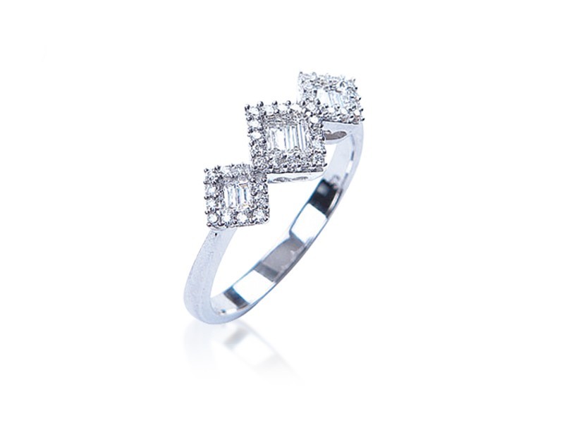 18ct White Gold ring with 0.25ct Diamonds