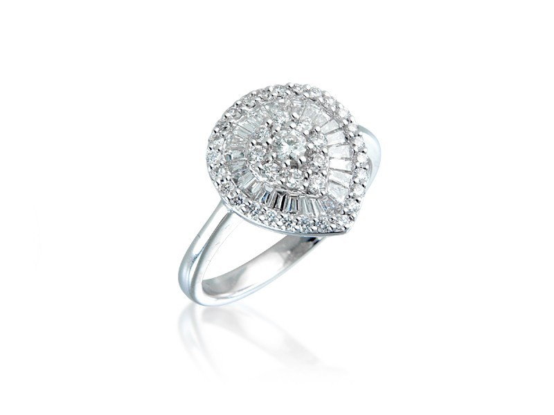 18ct White Gold ring with 0.75ct Diamonds