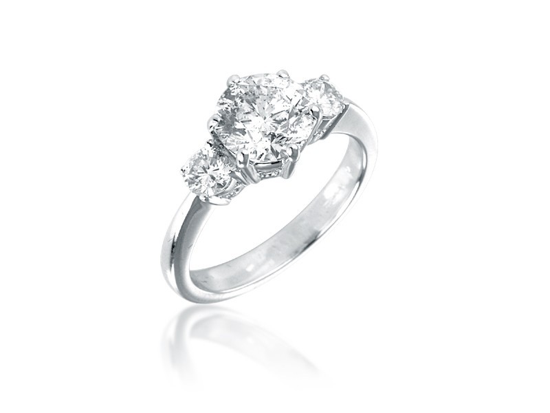 3 stone 18ct White Gold ring with 1.75ct Centre Stone Total Diamonds 2.25ct. 