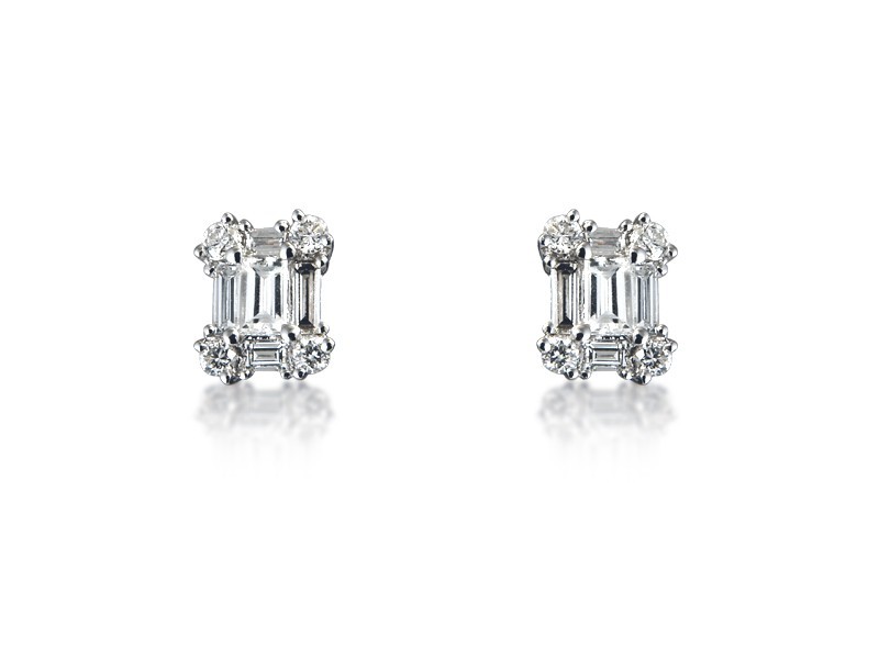 18ct White Gold Stud Earrings with 0.80ct Diamonds. 