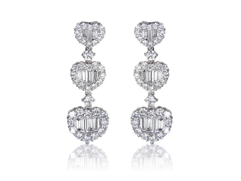 18ct White Gold Drop Earrings with 3.55ct Diamonds. 