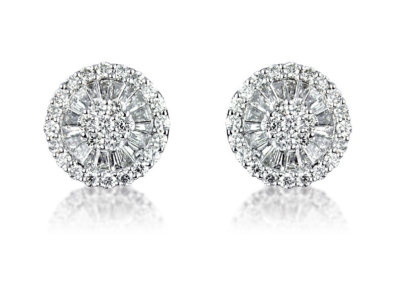 18ct White Gold Stud Earrings with 2.00ct Diamonds.