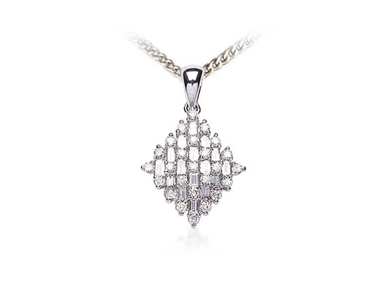 18ct White Gold Pendant with 0.50ct Diamonds. 