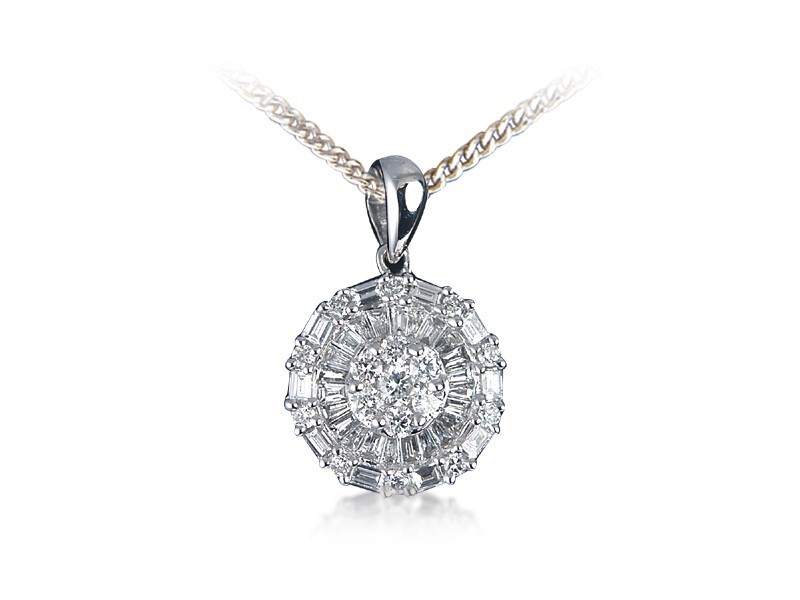 18ct White Gold Pendant with 0.50ct Diamonds. 