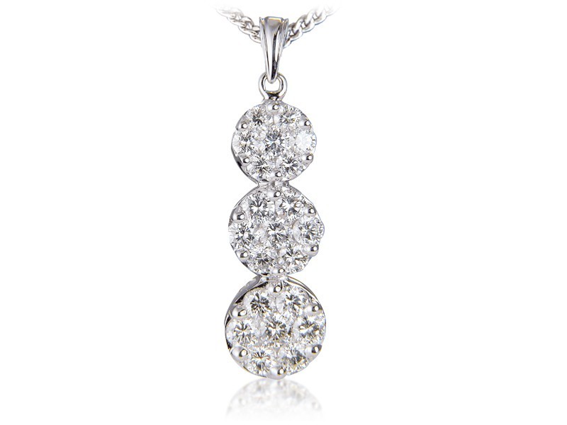 18ct White Gold Pendant with 3.00ct Diamonds. 