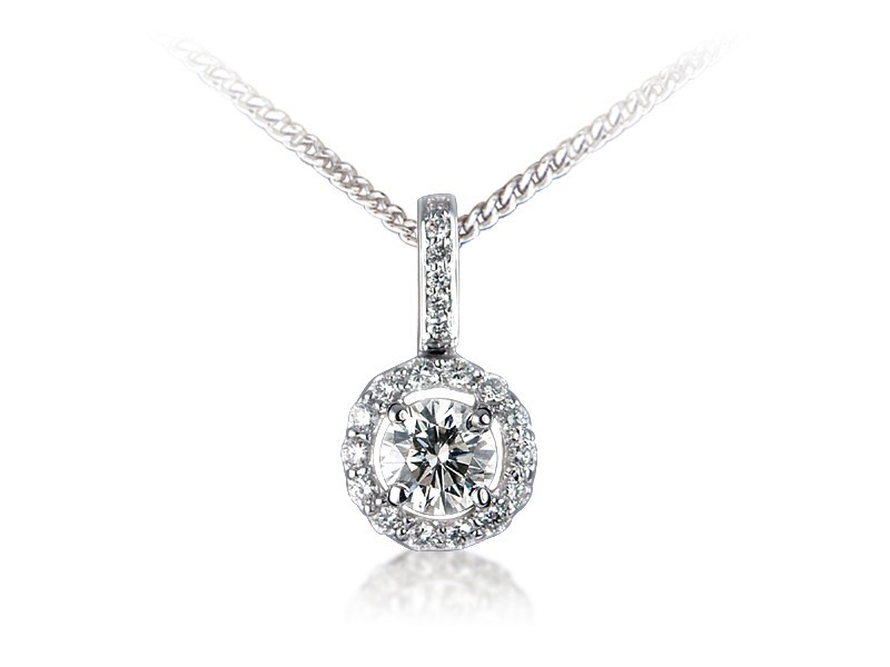 18ct White Gold Pendant with 0.75ct Diamonds. 