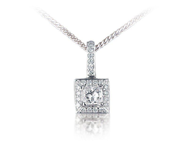 18ct White Gold Pendant with 0.60ct Diamonds. 