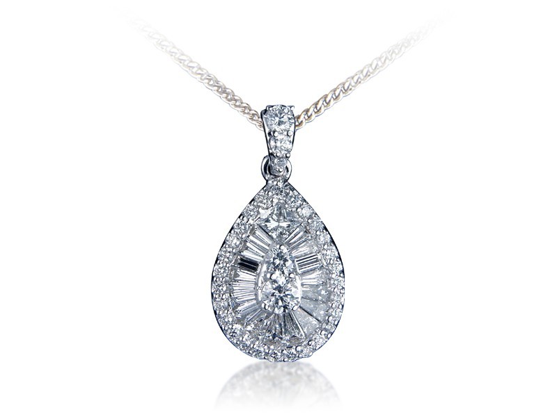 18ct White Gold Pendant with 1.30ct Diamonds.