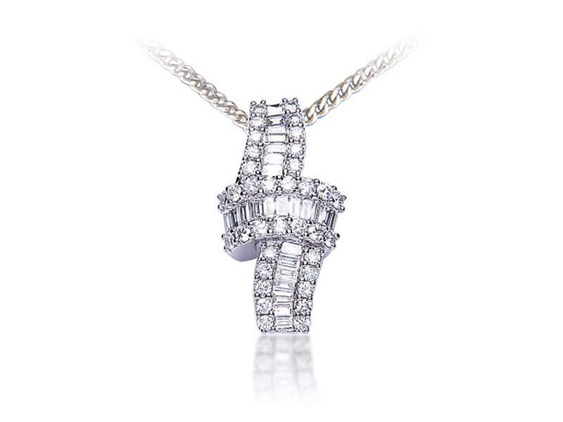 18ct White Gold Pendant with 0.85ct Diamonds.