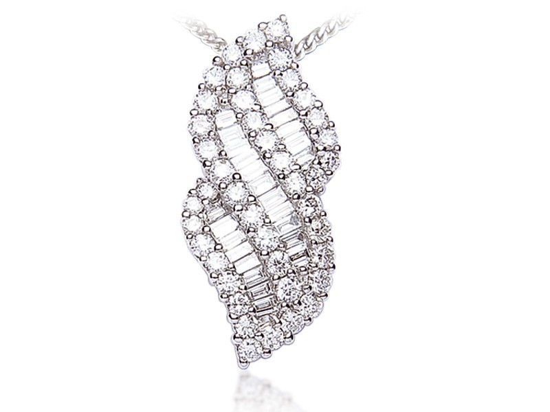 18ct White Gold Pendant with 1.10ct Diamonds. 