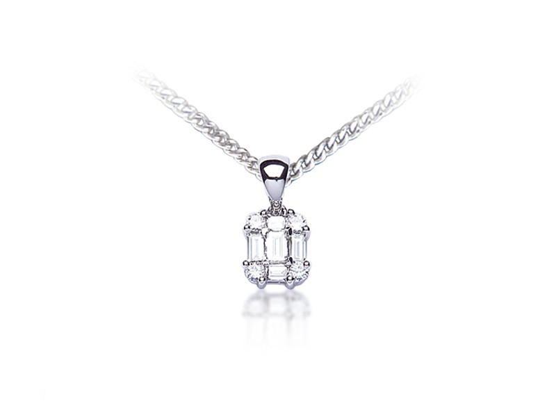 18ct White Gold Pendant with 0.30ct Diamonds. 