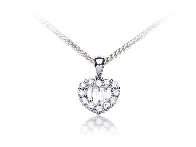 18ct White Gold Pendant with 0.50ct Diamonds.