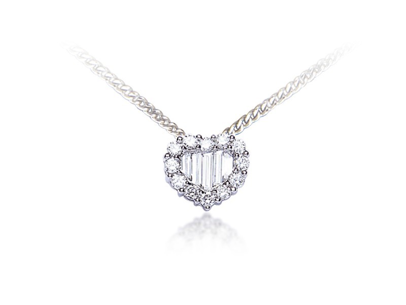 18ct White Gold Pendant with 0.50ct Diamonds. 