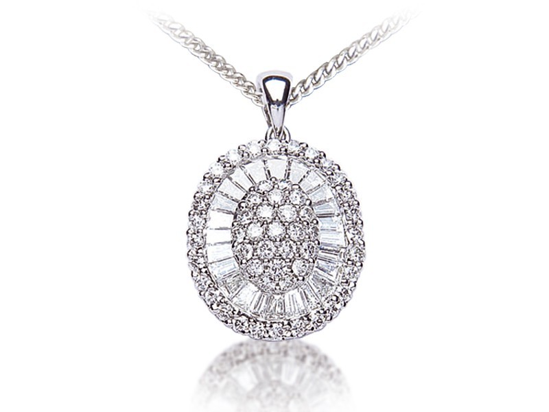 18ct White Gold Pendant with 1.25ct Diamonds. 