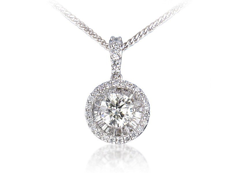 18ct White Gold Pendant with 1.25ct Diamonds. 