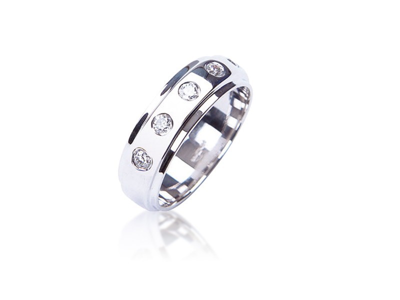 18ct White Gold & 0.25ct Diamonds Wedding Ring