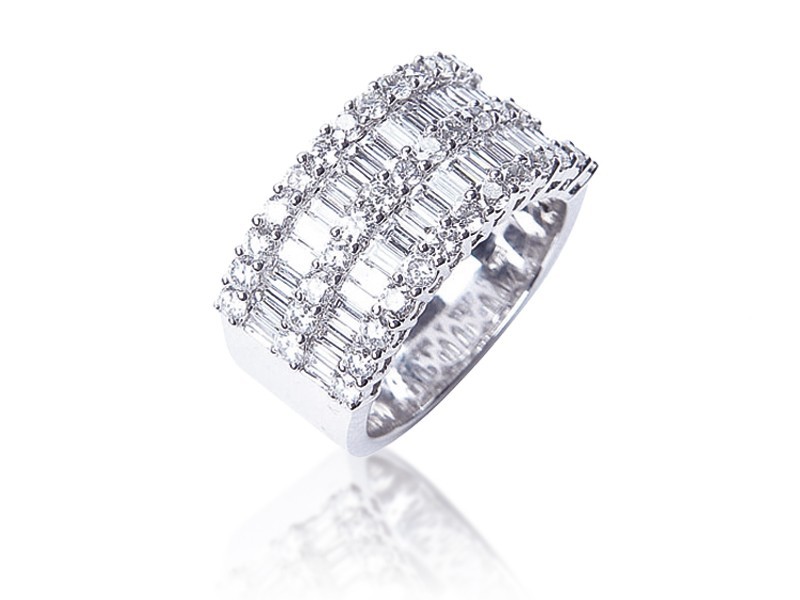 18ct White Gold & 2.65ct Diamonds Wedding Ring