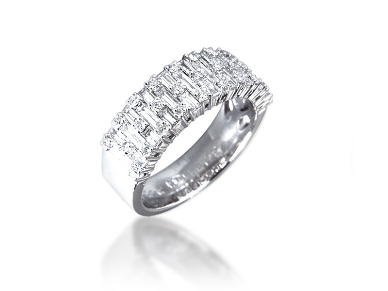 18ct White Gold & 1.05ct Diamonds Wedding Ring