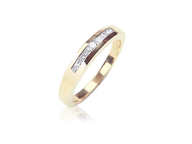 9ct Yellow Gold Eternity Ring with 0.25ct Diamonds. 