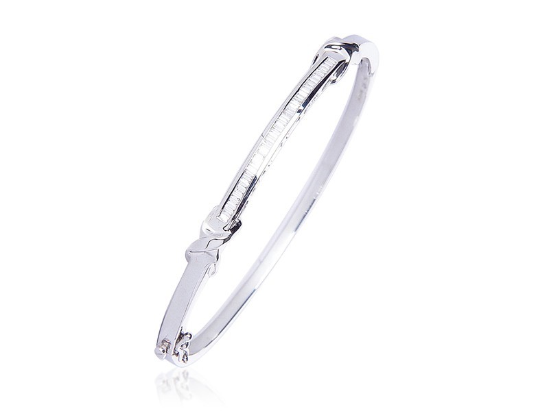 9ct White Gold & 0.50ct Diamonds Bangle