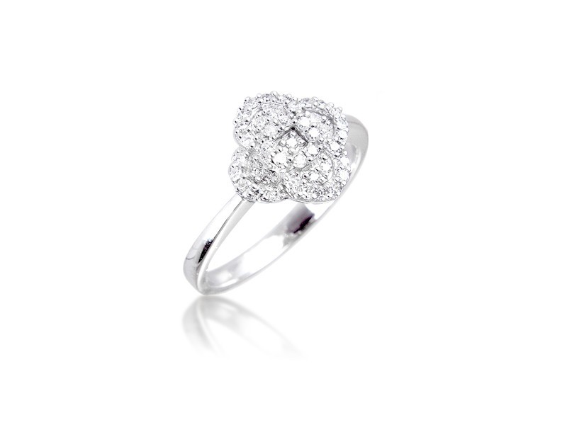 9ct White Gold ring with 0.20ct Diamonds.