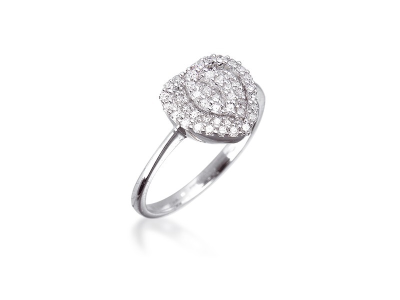 9ct White Gold ring with 0.25ct Diamonds.