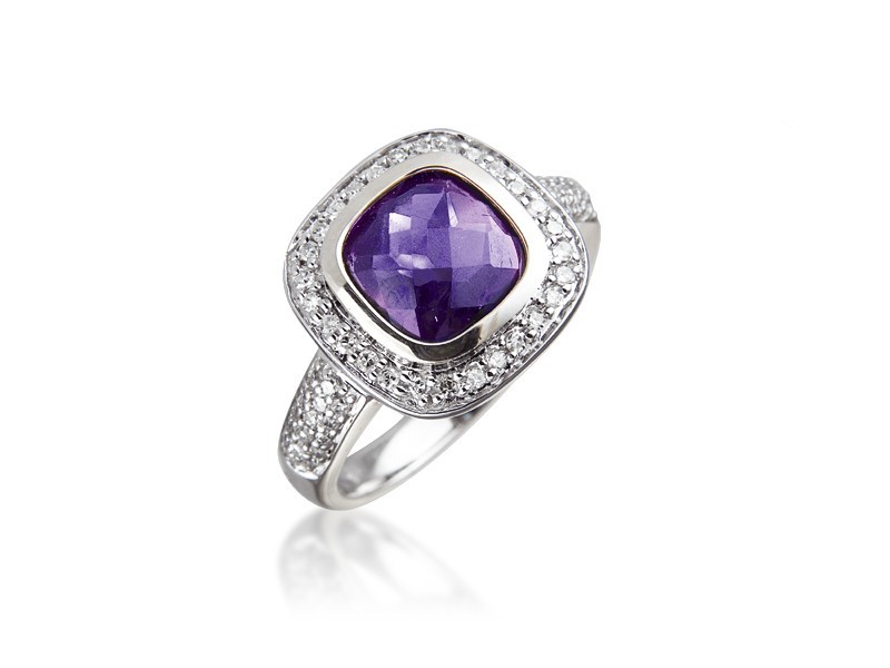 9ct White Gold ring set with Diamonds & 2.50ct Amethyst Centre Stone