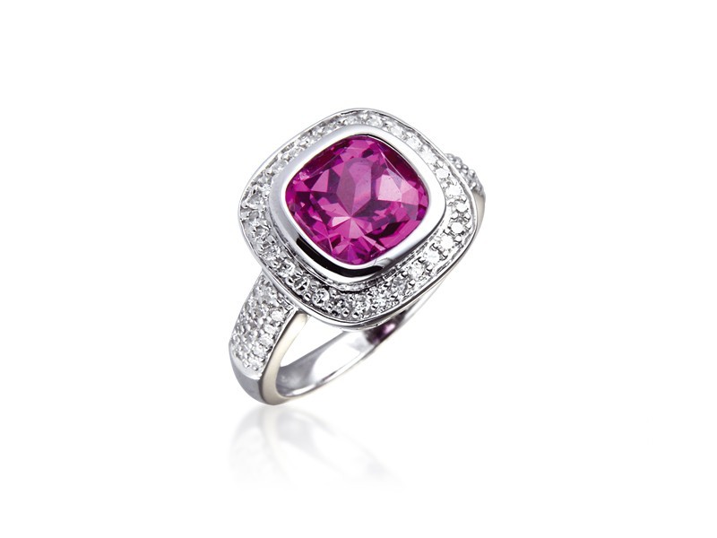 9ct White Gold ring set with Diamonds & 3.15ct Synthetic Pink Sapphire Centre Stone