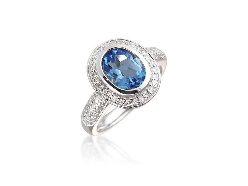 9ct White Gold ring set with Diamonds & 2.50ct Oval Shape Blue Topaz Centre Stone