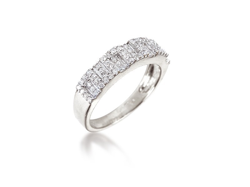 9ct White Gold Eternity Ring with 0.25ct Diamonds.